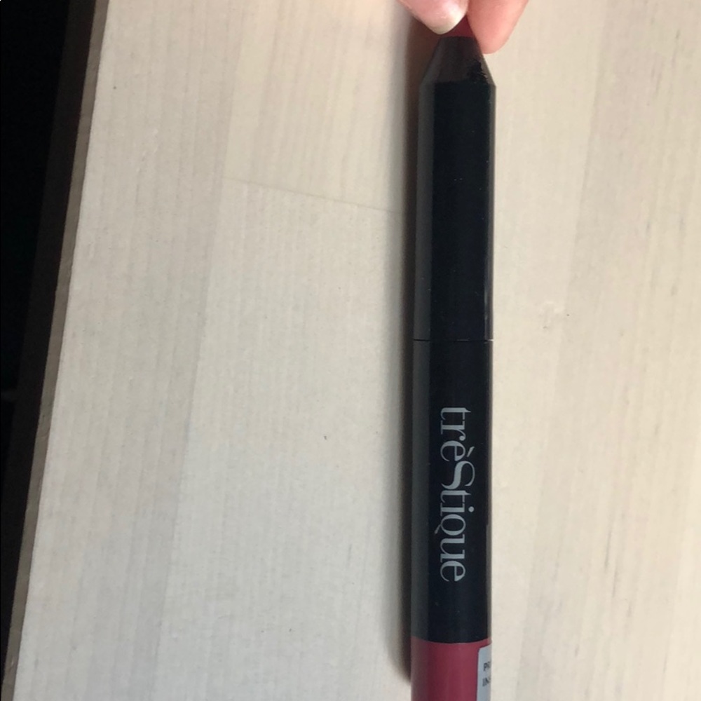 Lipstick and primer duo